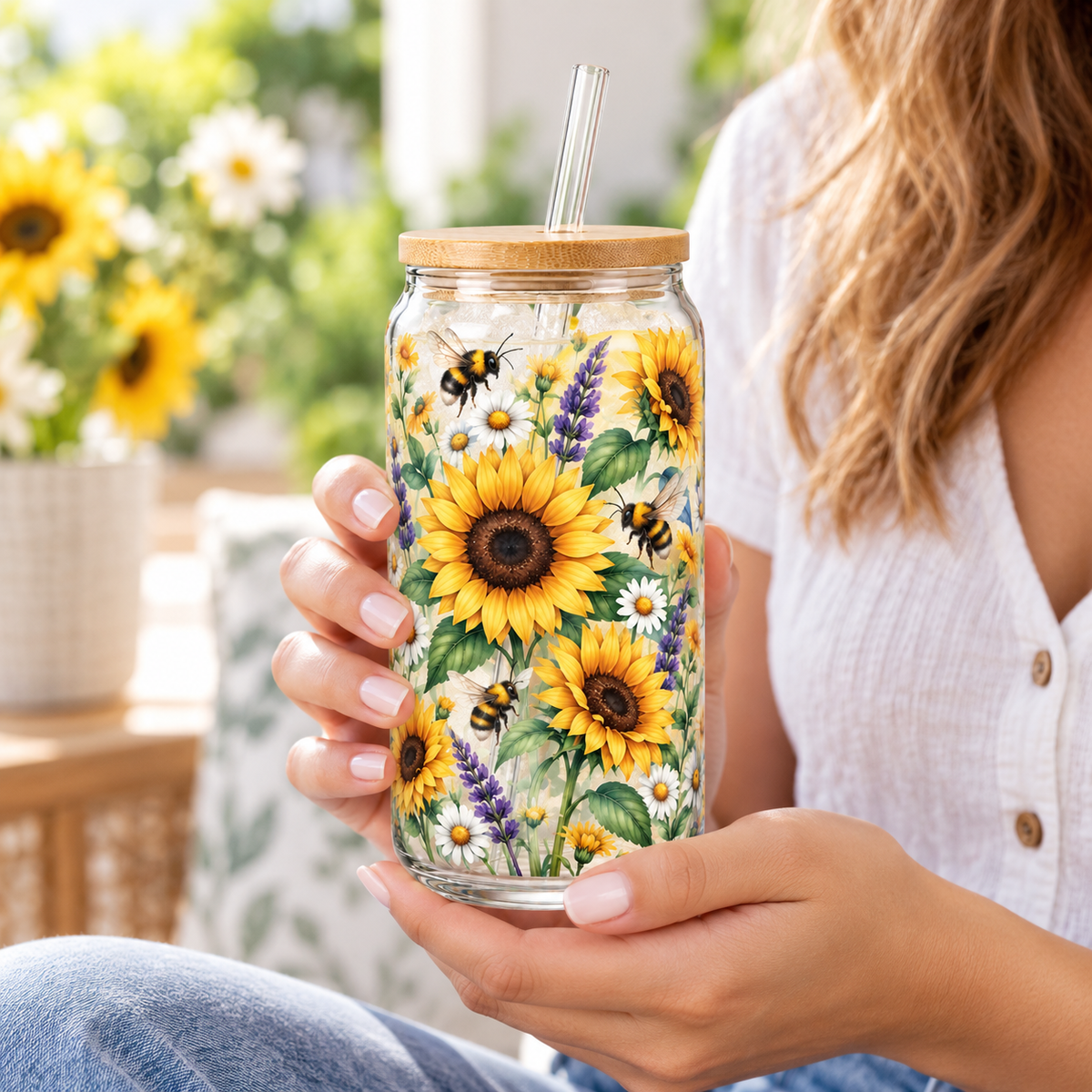 Sunflower & Bumblebee Garden Glass Tumbler – Floral Drinking Glass with Bamboo Lid & Reusable Straw